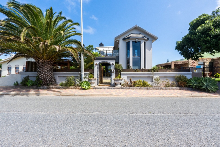 4 Bedroom Property for Sale in Linkside Western Cape
